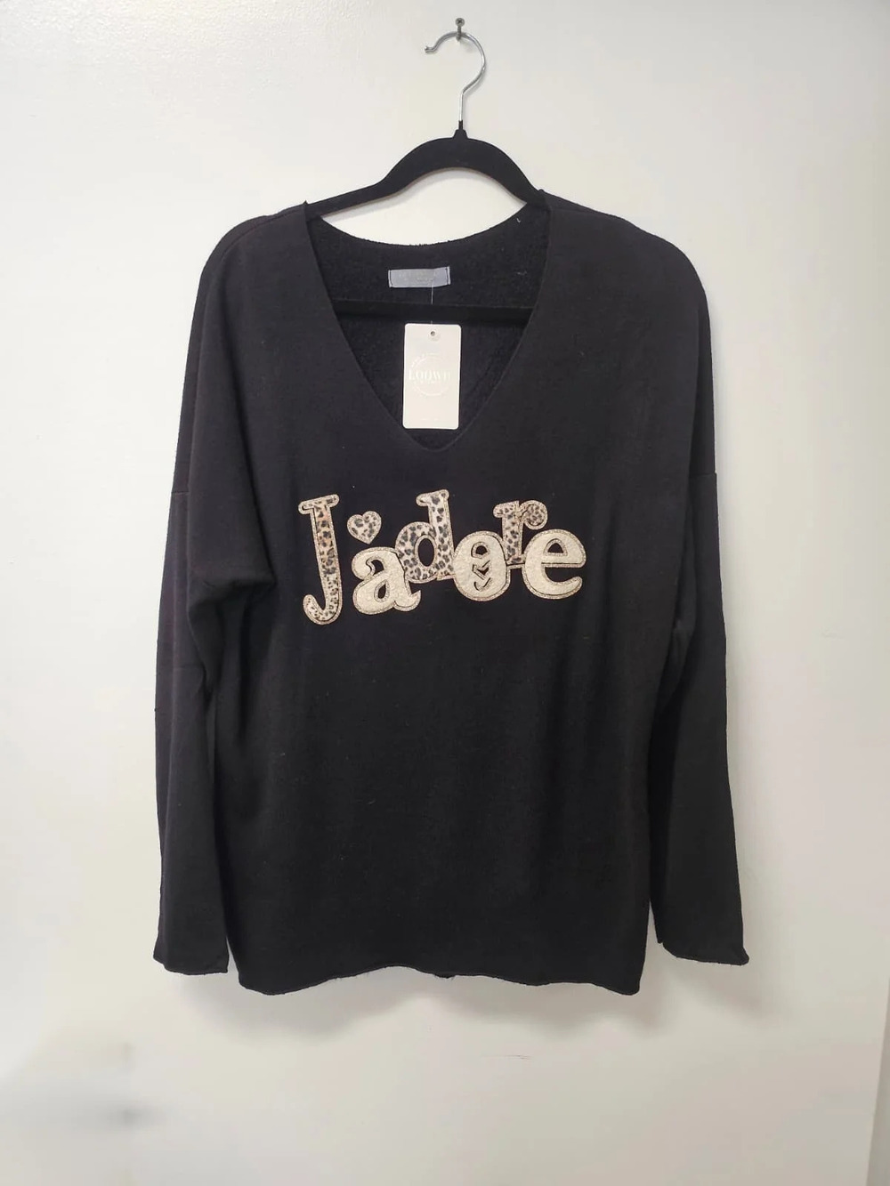 L401 A | Loowie Jadere Cozy V-Neck Embroidered Sweater | Black | One Size S-L